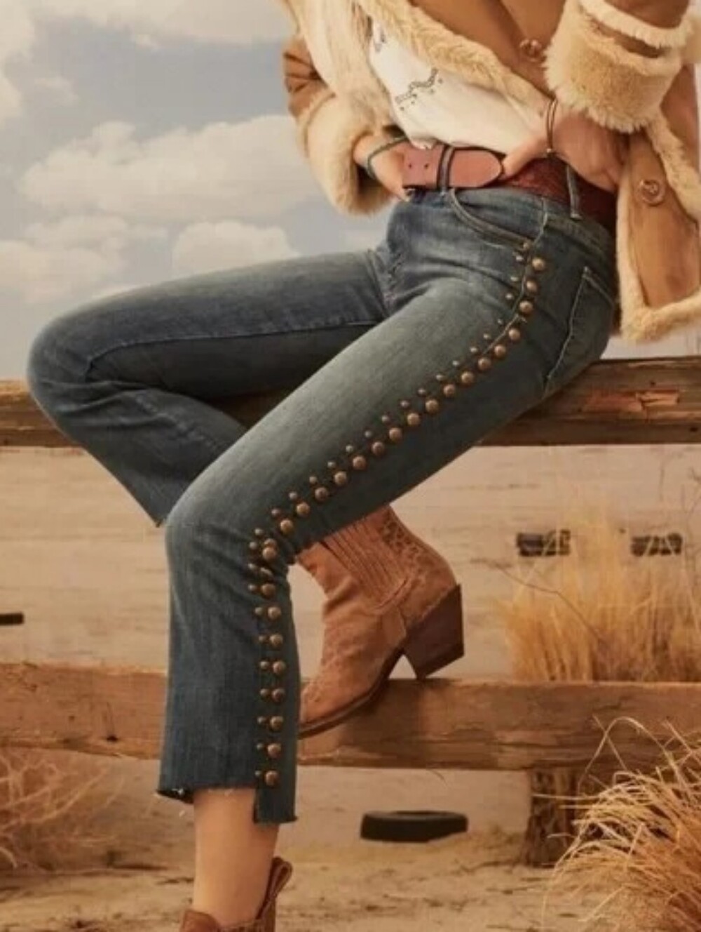 RARE!!! MOTHER Denim - The Insider Crop Step Fray in Rough Stud SZ 28